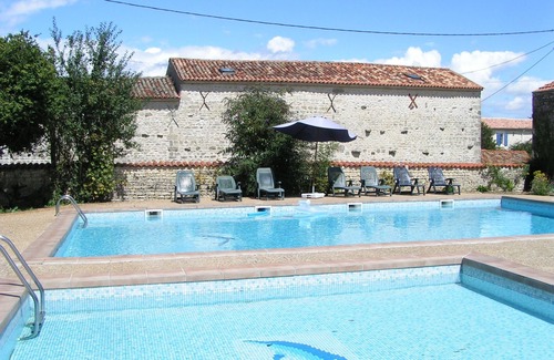 Duil-sur-le-Mignon House | Verseau Les Constellations