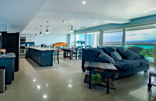 Cozumel Condo | Very luxurious 2 bedroom sea-view condo. Newly remodeled. All new furnishings.