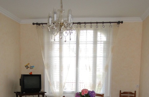 Grandcamp-Maisy Villa | Very pretty villa from the 1930s, renovated, on the port, seafront, 120 m²