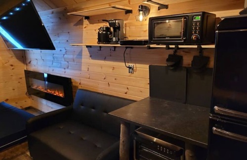 Golden Lake Cabin | Very Private, Secluded, Nature, Pet Friendly, NO NEIGHBOURS -Red Pine cabin