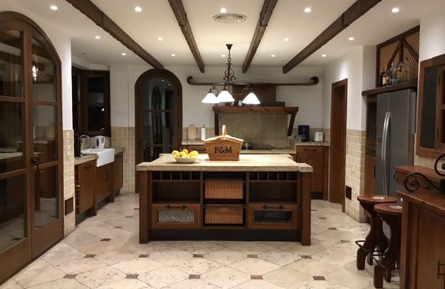 Urbanizacion Pinos Verdes Villa | Very spacious family villa with large private heated pool & beautiful sea views