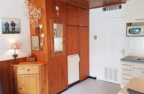 La Salle-les-Alpes Apartment | Very well renovated apartment on the 4th floor (asc), large picture window facing south.
