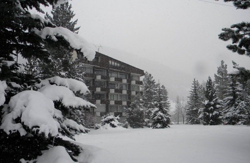 La Salle-les-Alpes Apartment | Very well renovated apartment on the 4th floor (asc), large picture window facing south.