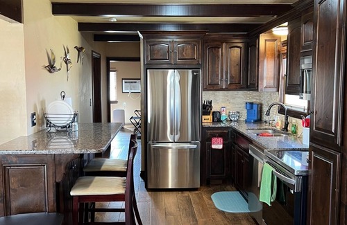 Checotah House | Veteran's VacationnCharming 2-bedroom house with WiFi, AC in enchanting Checotah