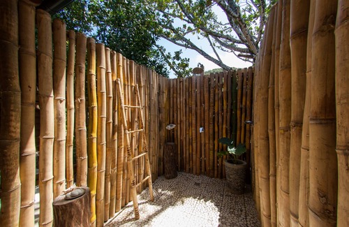 Praslin Island Ski Chalet | Veuve Noire - Private pool + Free Wifi + Outdoor Showers