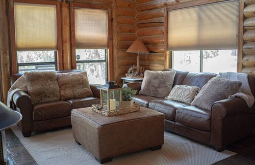 Pine Cabin | Vevee's Pine A-Frame Retreat