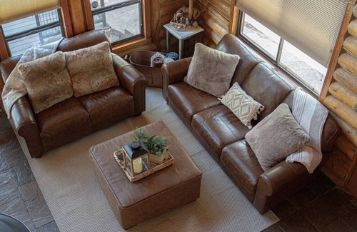 Pine Cabin | Vevee's Pine A-Frame Retreat