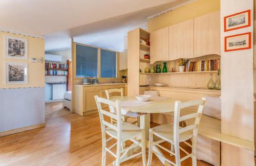 Zona Zara Apartment | Via Delle Abbadesse 50 4 Pax Wi-Fi