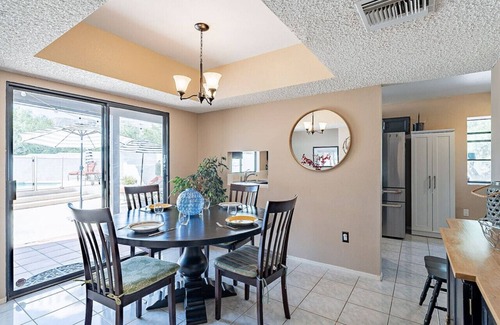 Catalina Madre Apartment | Via Madre (Alexis & Jason)