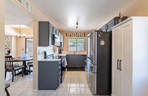 Catalina Madre Apartment | Via Madre (Alexis & Jason)