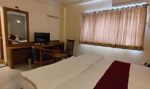Alandi Hotel | Via Ramesh Inn