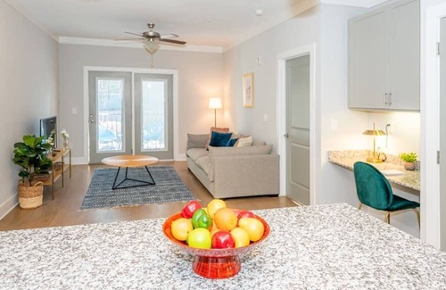 Morrisville Apartment | Viagem Stunning 2BR with Pool, Patio & Gym