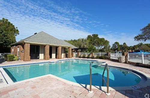 Trailer Estates Apartment | Viagem Sunny 2BR with Gym and Parking