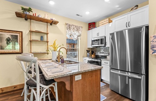 Branson Cabin | Vibrant 2BR Cabin with Private Hot Tub, Resort Pools & Game Nook