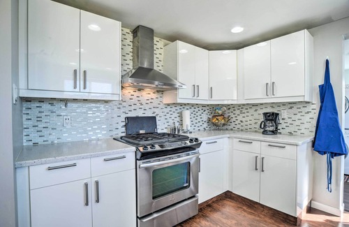 Montgomery Park House | Vibrant ABQ Adobe Den: Mtn Views, Walk to Park!