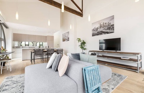 Cremorne Apartment | Vibrant apartment close to the MCG!!