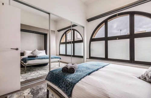 Cremorne Apartment | Vibrant apartment close to the MCG!!