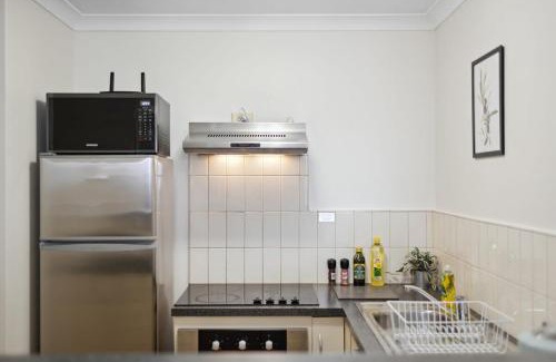 Northbridge Apartment | Vibrant Apartment in Northbridge