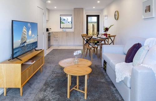 Christchurch City Centre House | Vibrant Central Christchurch 2 bed