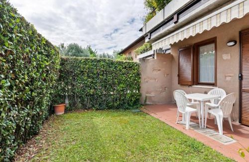 Montioni House | Vibrant Holiday Home in Lazise with Swimming Pool near 2 Lakes
