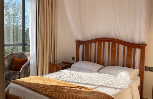 Gathanga Bed & Breakfast | vibrant Ruaka"Ruaka Loftel: Stylish & Serene with WI-FI and a/c
