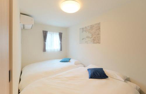 Shimokitazawa Apartment | Victoria 下北沢 by Tranova