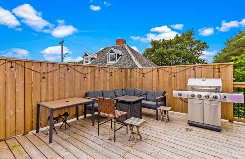 Downtown St. John's House | Victoria House Signal Hill King Bbq