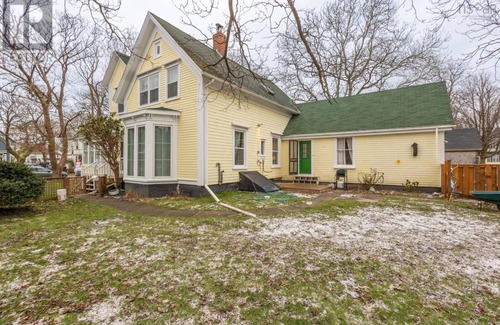 Yarmouth House | Victorian era home with modern upgrades.