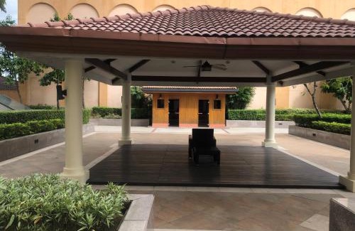 Pinagsama Resort | Victorian place - Simple yet Luxurious flat in BGC