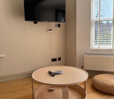 Hove Apartment | Victorian Villa Apartment - Hosted by StaySejour - Free parking