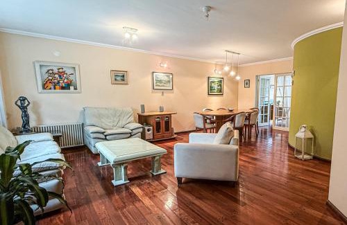 General San Martin House | Victorino