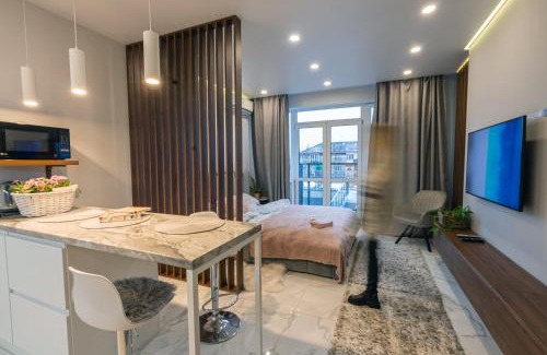 Shevchenkivs'kyi District Apartment | VICTORY Elegant studio, ОХМАТДЕТ
