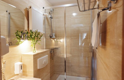 Wlochy Hotel | VICTORY HOME