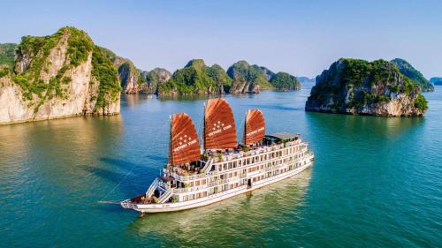 Bai Chay Boat Rental | Victory Star Cruise
