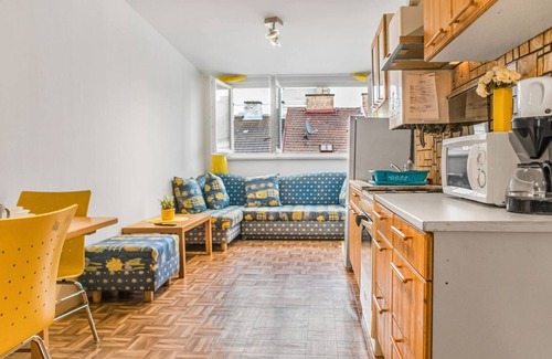 Favoriten Apartment | Vienna Wanderlust: 2 BR Apt in the Heart of It All