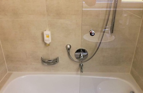 Tuebingen Apartment | Vierbettzimmer mit Bad und WC