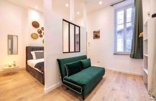 Prefecture Apartment | VIEUX PORT, FÉRREOL 6ème, appartement 8 personnes