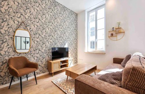 Prefecture Apartment | VIEUX PORT, FÉRREOL 6ème, appartement 8 personnes