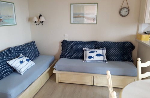 Roquebrune-sur-Argens Cabin | view Gulf of St Tropez-quiet-pool-tennis