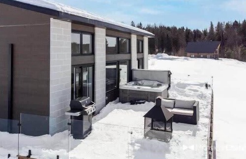 Mauricie Ski Chalet | View on the river ! Family cottage with SPA