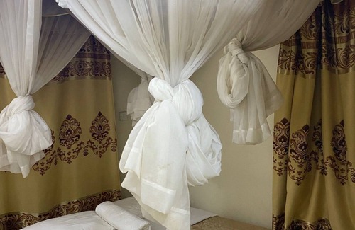 Ruma National Park Hotel | View Point Cottages