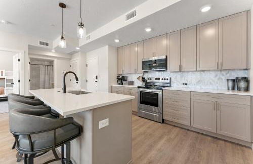 St. George Apartment | View to Renew condo