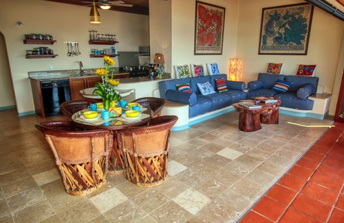 Ixtapa - Zihuatanejo Condo | VIEWS Beach Designer Upscale 2-4 adultsnBest Location CASA ZIH LaRopa Playa
