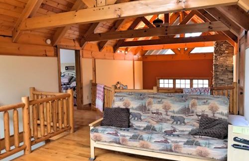 Boone House | VIEWS - EVCharger, 2 Primary Suites, Stocked Ktchn