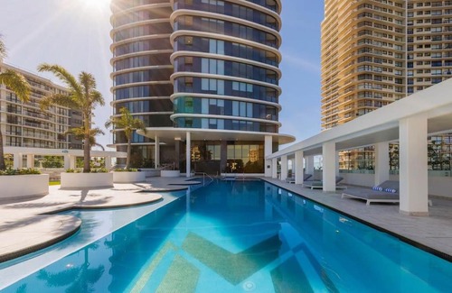 Surfers Paradise Apartment | Views from Clouds New Skyhome in Luxury Resort
