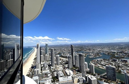 Surfers Paradise Apartment | Views from Clouds New Skyhome in Luxury Resort