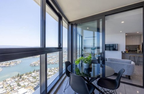 Surfers Paradise Apartment | Views from Clouds New Skyhome in Luxury Resort