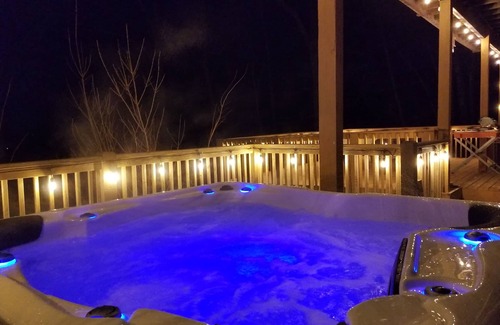 Helen Cabin | Views galore, SPA, game room, FIREPIT, 2 LVNG ROOMS, 2 DECKS