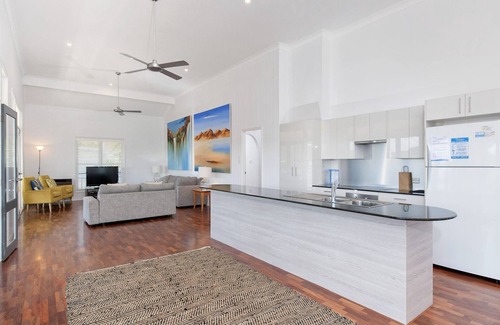 Fingal Bay Apartment | Views of Fingal Bay Beach!