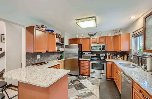 Dillon House | Views of Lake Dillon,Central location w/Hot tub!